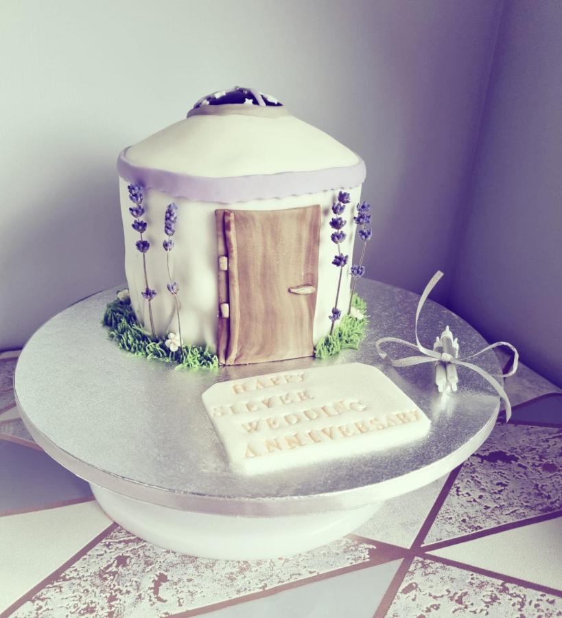 Gingerbread Cottage Yurts 이스트데어햄 외부 사진