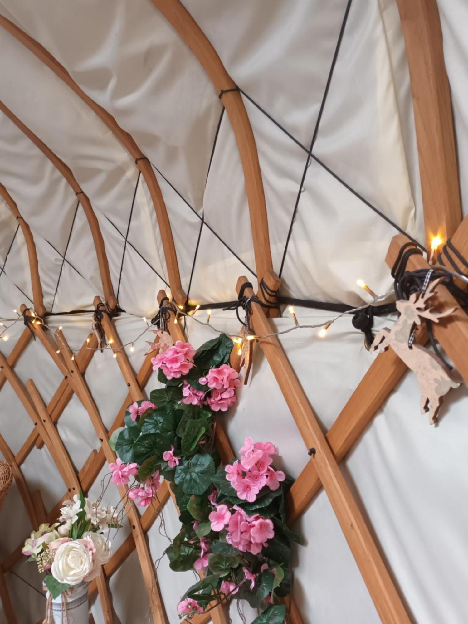 Gingerbread Cottage Yurts 이스트데어햄 외부 사진