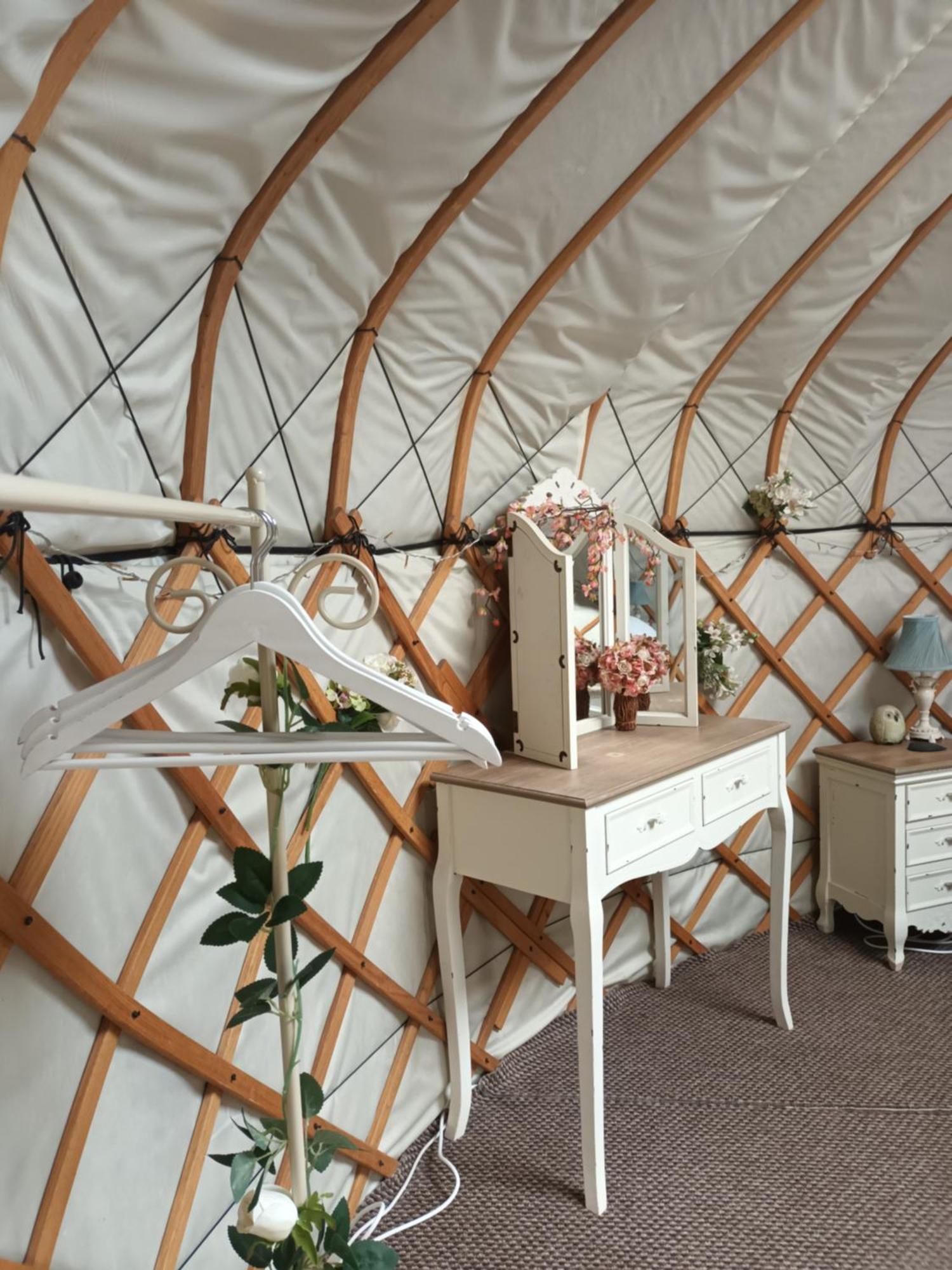 Gingerbread Cottage Yurts 이스트데어햄 외부 사진